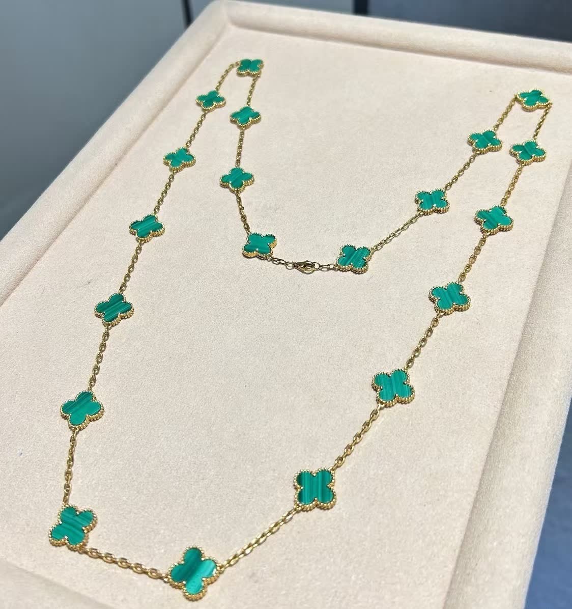 Van Cleef & Arpels Green Clover Necklace Van Cleef & Arpels Green Clover Necklace